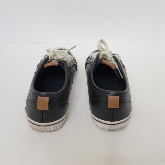 UGG Black Leather Lace Up Sneaker Size 4 Big Boys - Picture 8 of 13